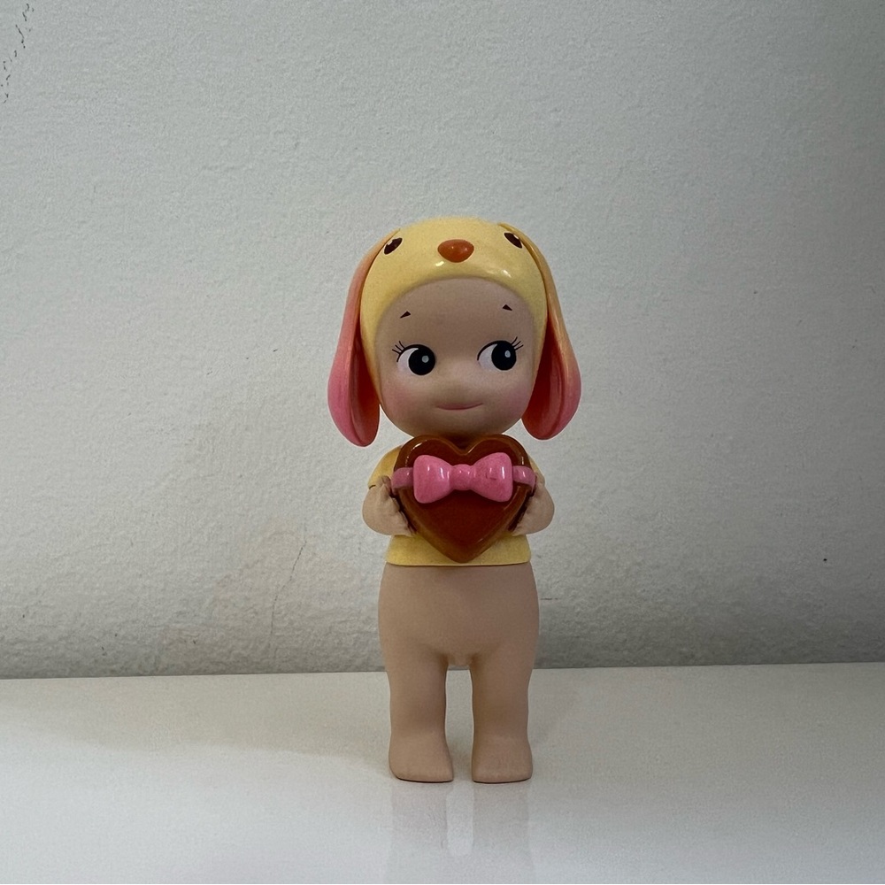 Gifts of Love yellow lop Sonny Angel